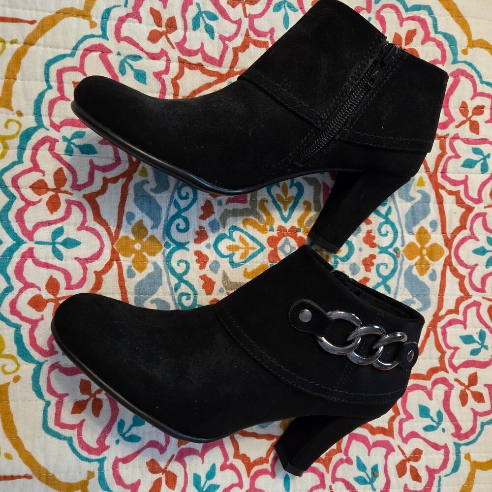 Anne Klein Black Suede Ankle Boot with Silver Chain Accent size 6M